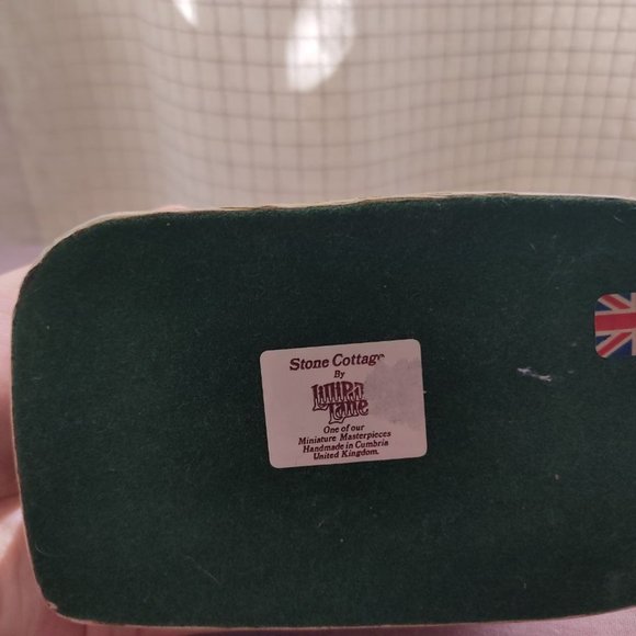 Lilliput Lane Cottage Stoney Beck Cottage- Used But In Excellent Condition. - Picture 5 of 6